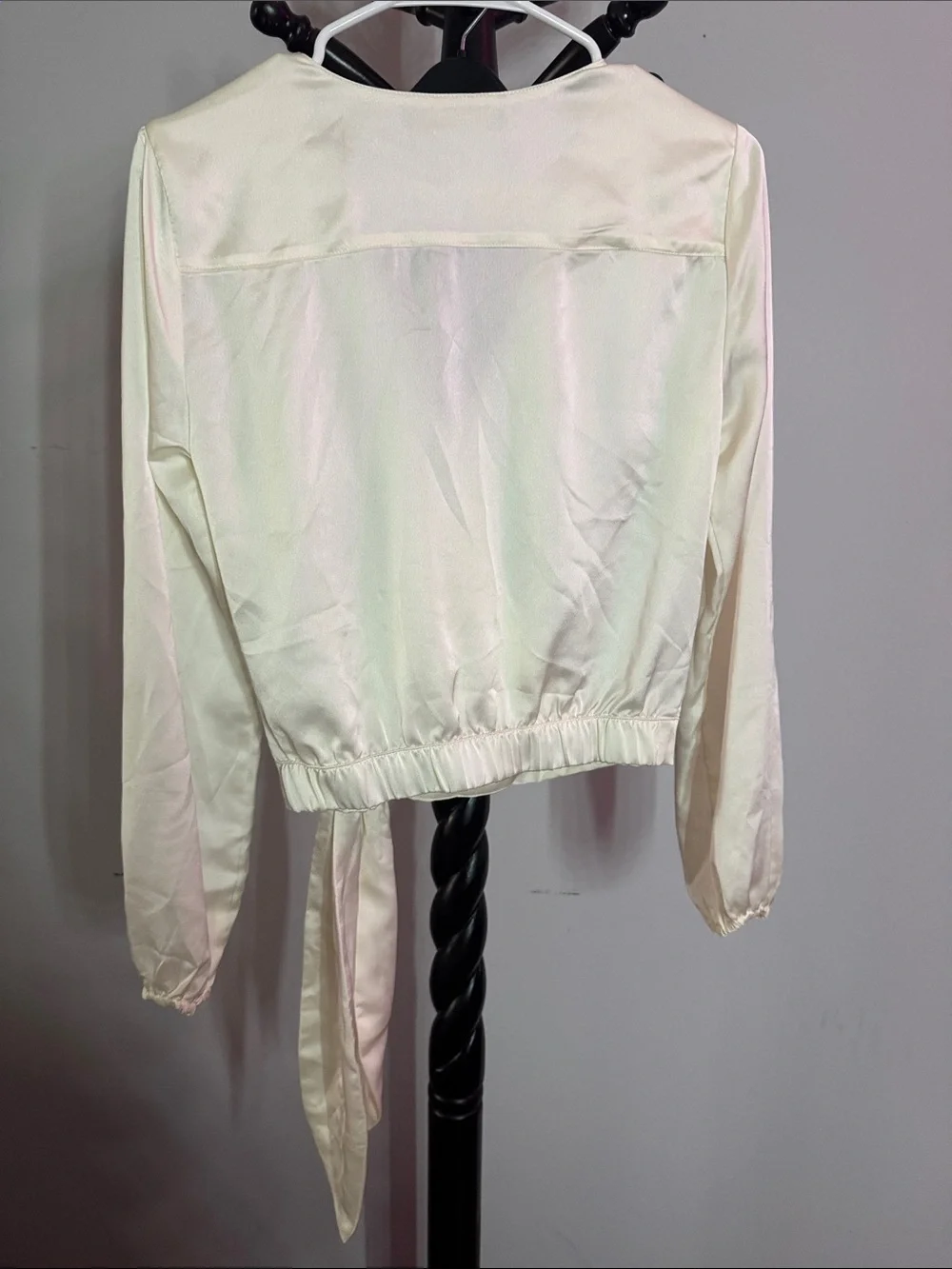 Abercrombie & Fitch Ivory Wrap Tie Blouse 20.T